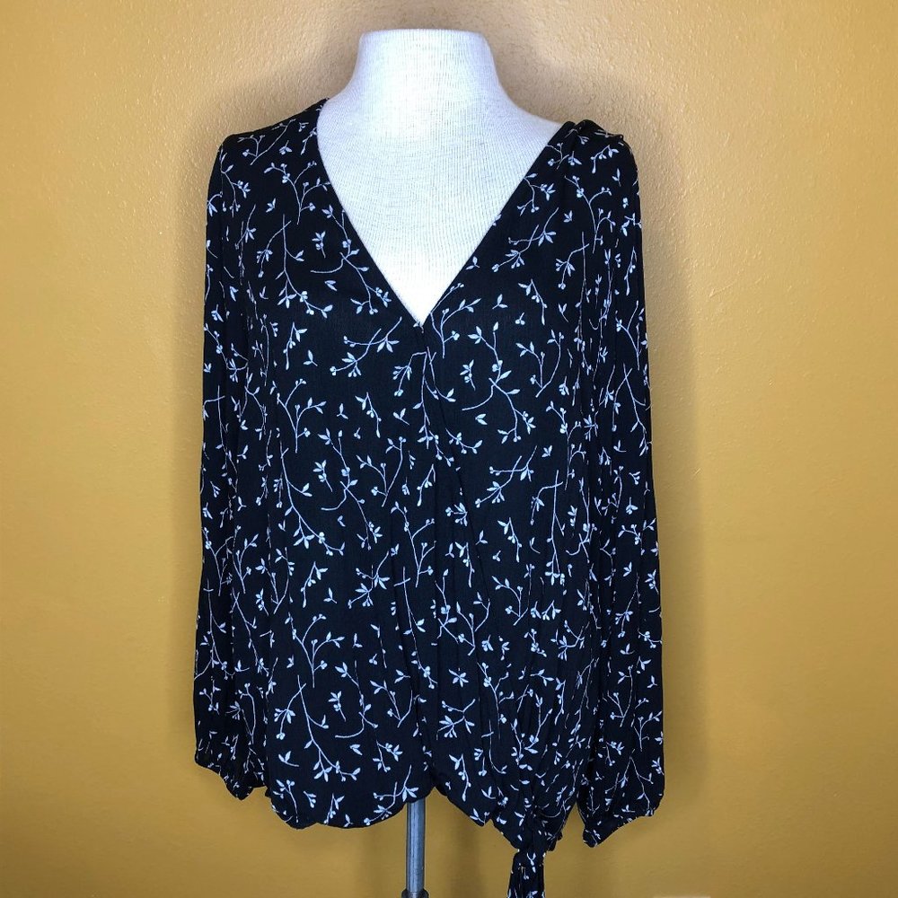 Universal Thread Black White Wrap Shirt, 1X